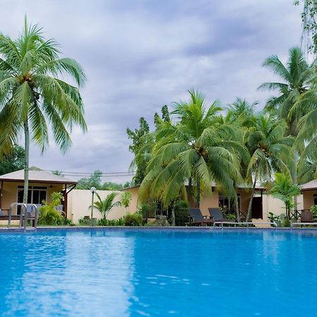 Langkah Syabas Beach Resort Кинарут Экстерьер фото