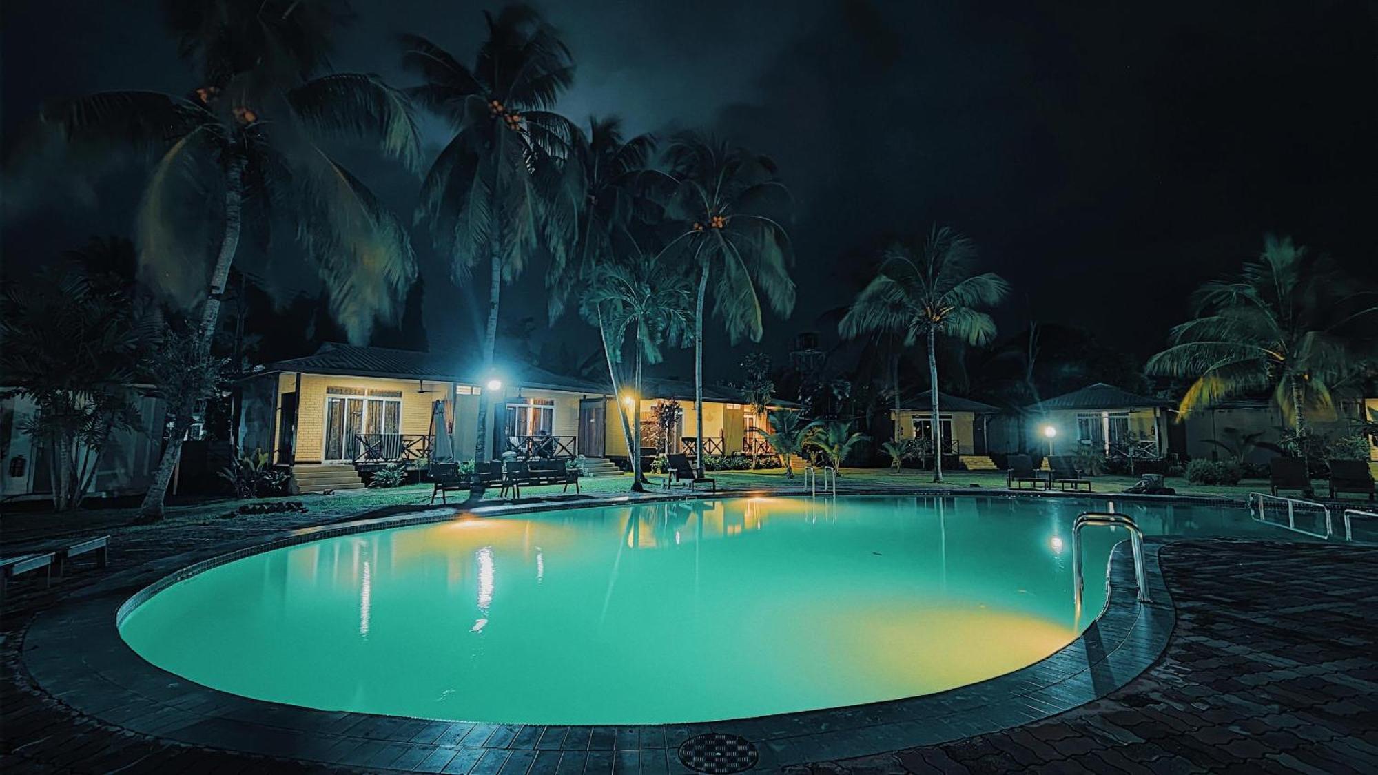 Langkah Syabas Beach Resort Кинарут Экстерьер фото